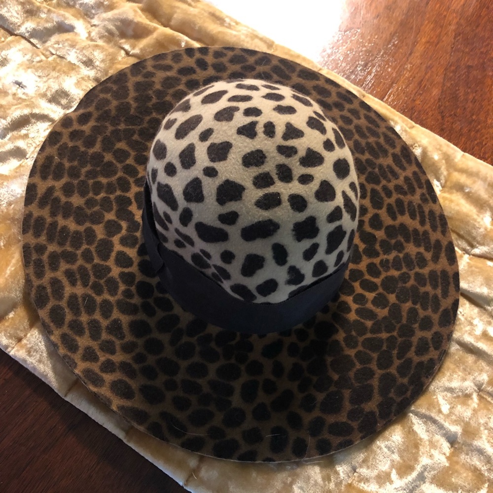 Vintage leopard hat